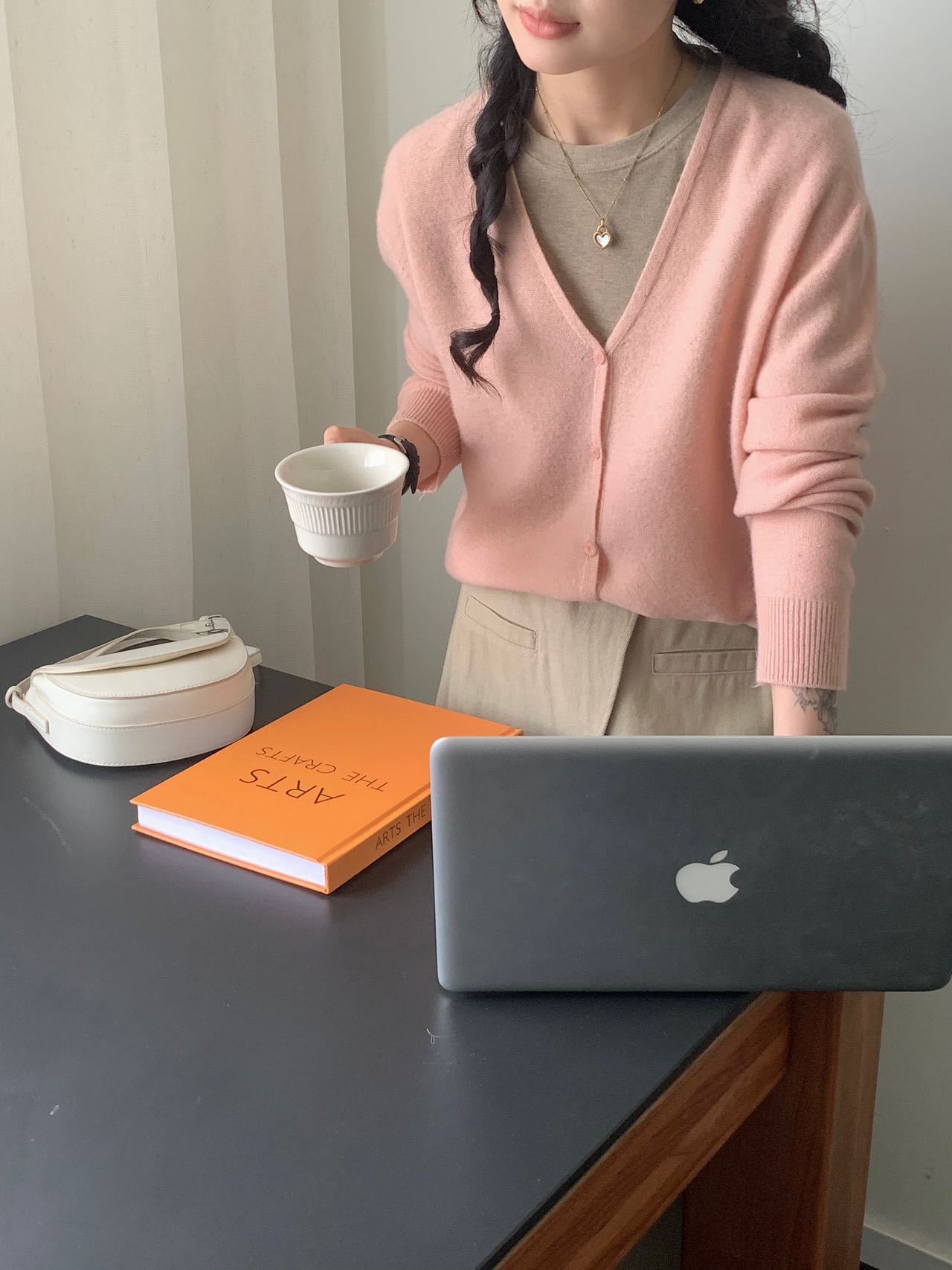 Women's Double Face Wool Leather V-neck Long-sleeved Knitted Cardigan