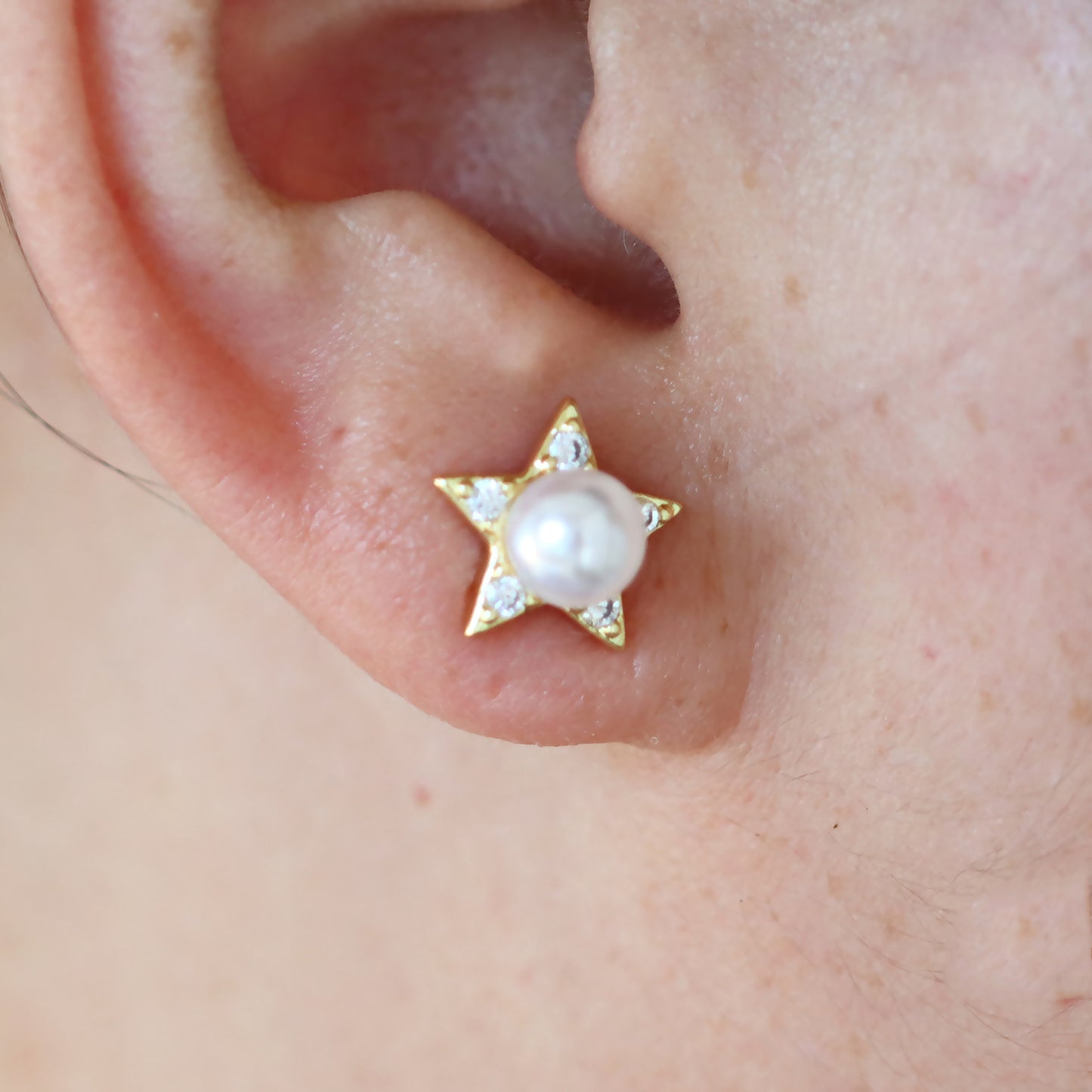 Moon Flower-shaped Pearl Zircon Round Earrings