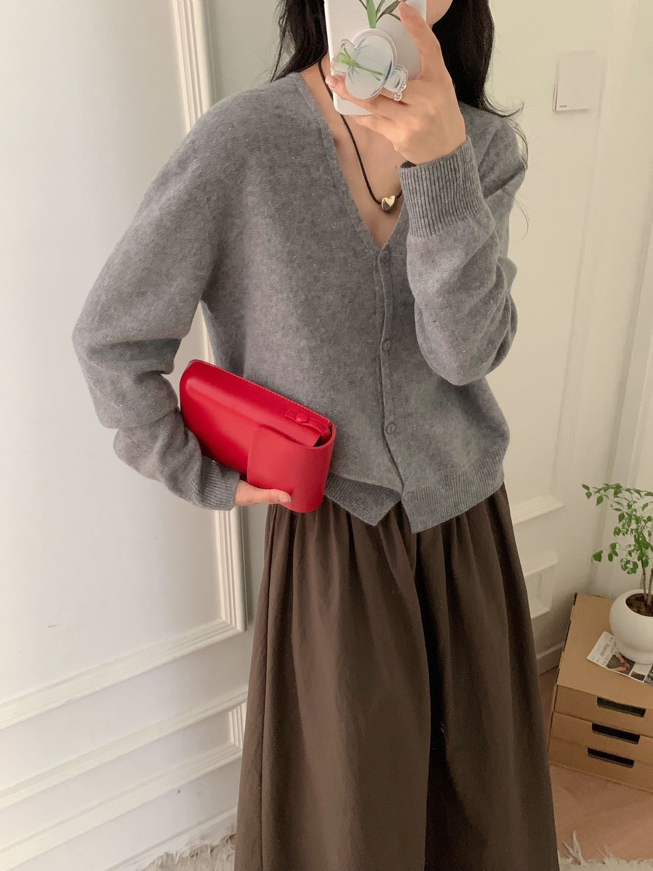 Women's Double Face Wool Leather V-neck Long-sleeved Knitted Cardigan