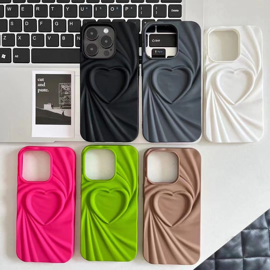 Capa Criativa com Design Plissado “Love” para Smartphone
