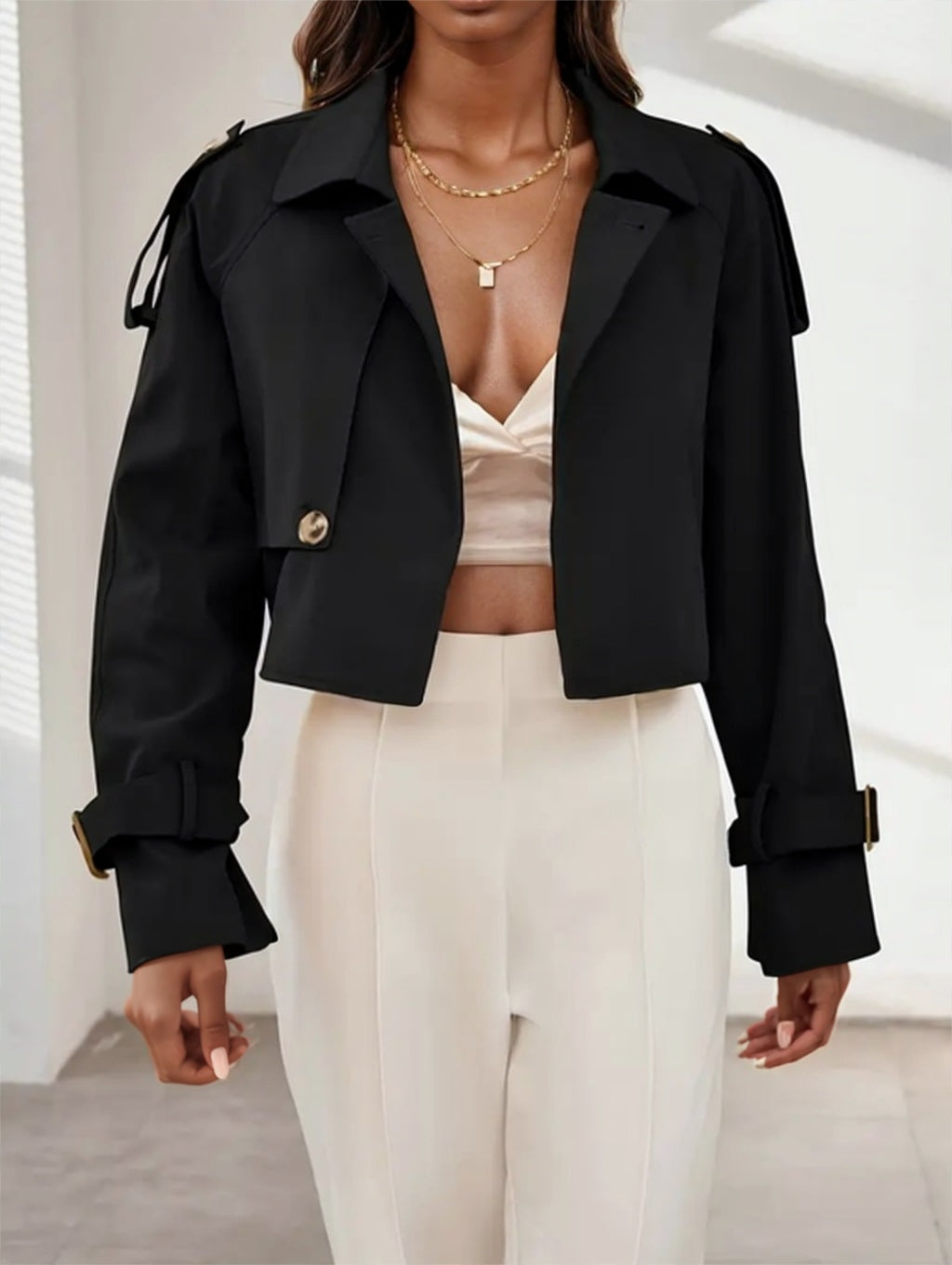 A Solid-colored Long-sleeved Top For Ladies