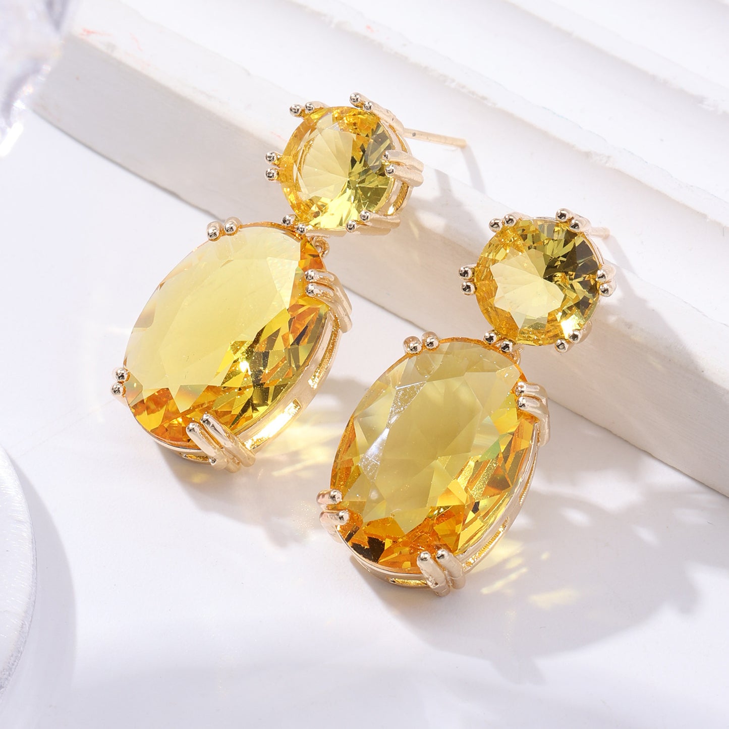 Ins Drop-shaped Rhinestones Earrings Creative Personality Alloy Oval Earrings