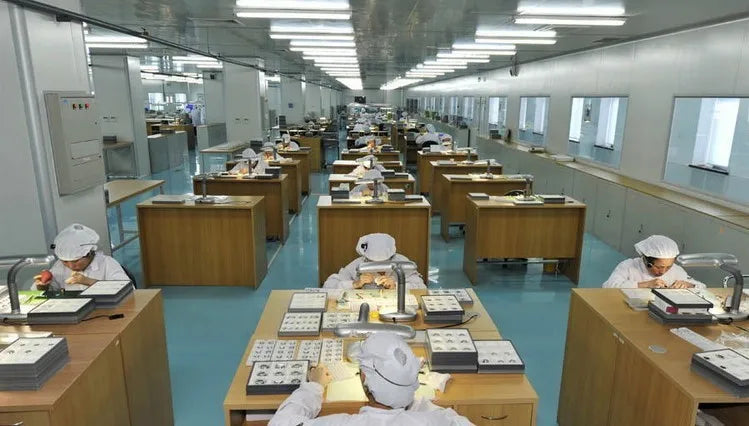 Women Watches Top Brand Luxury Hollow Ladies Wrist Watches Women Transparent Leather Strap Watch For Female Relogio Feminino Hot