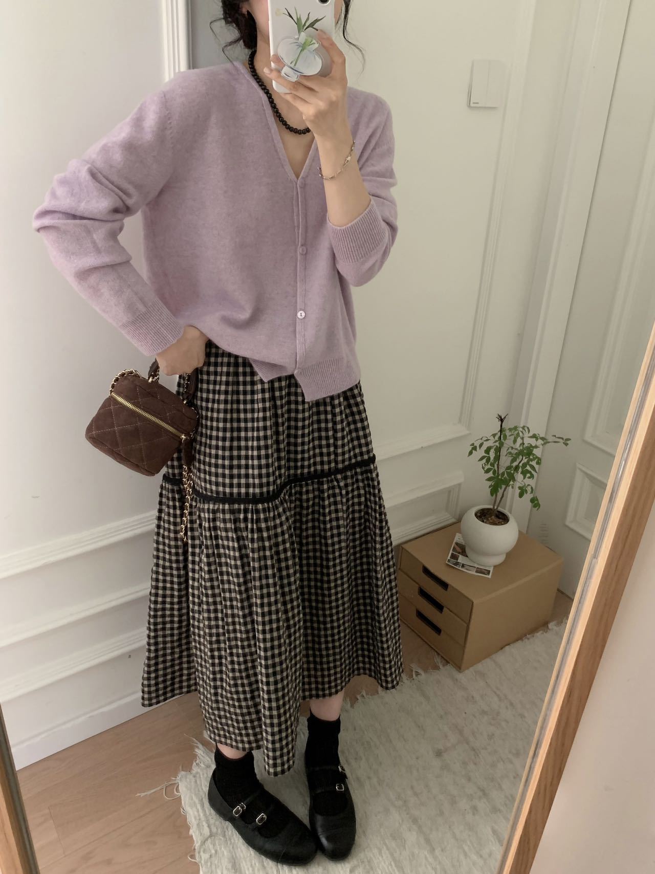 Women's Double Face Wool Leather V-neck Long-sleeved Knitted Cardigan