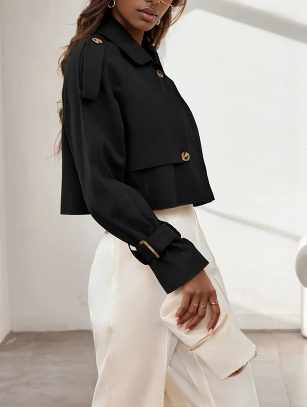 A Solid-colored Long-sleeved Top For Ladies